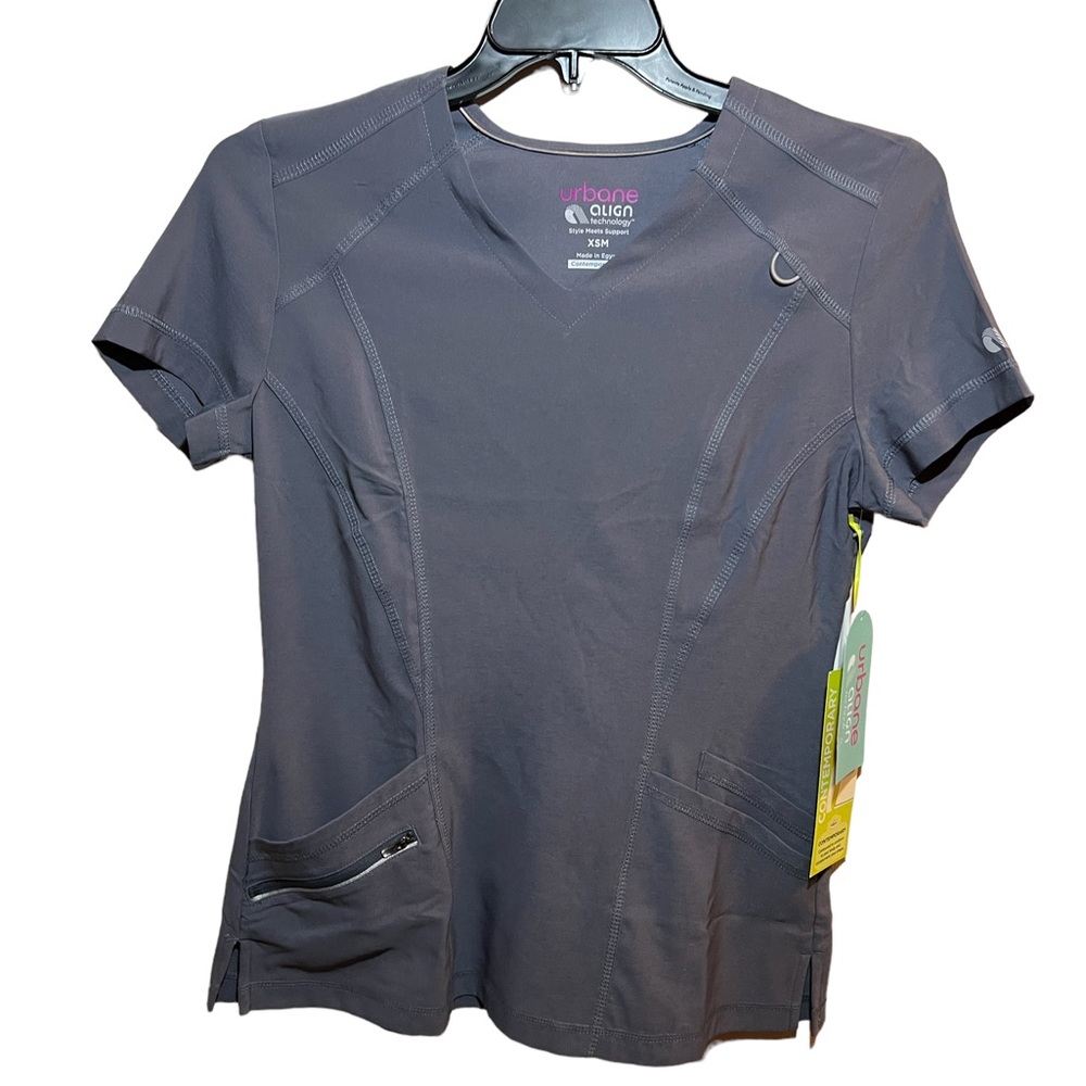 Urbane gray scrub top NWT.  Size xsm.         CB36